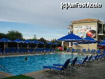 [P08] piscina Cavo D’Oro » foto by ldogaru
 - 
<span class="allrVoted glyphicon glyphicon-heart hidden" id="av190539"></span>
<a class="m-l-10 hidden" id="sv190539" onclick="voting_Foto_DelVot(,190539,639)" role="button">șterge vot <span class="glyphicon glyphicon-remove"></span></a>
<a id="v9190539" class=" c-red"  onclick="voting_Foto_SetVot(190539)" role="button"><span class="glyphicon glyphicon-heart-empty"></span> <b>LIKE</b> = Votează poza</a> <img class="hidden"  id="f190539W9" src="/imagini/loader.gif" border="0" /><span class="AjErrMes hidden" id="e190539ErM"></span>