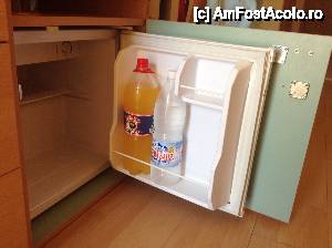 [P03] La receptie ni s-a spus ca avem FULL MINIBAR si ori de cate ori se termina un produs putem sa completam un formular si sa cerem 'refill'. No comment.  » foto by brosky
 - 
<span class="allrVoted glyphicon glyphicon-heart hidden" id="av449469"></span>
<a class="m-l-10 hidden" id="sv449469" onclick="voting_Foto_DelVot(,449469,662)" role="button">șterge vot <span class="glyphicon glyphicon-remove"></span></a>
<a id="v9449469" class=" c-red"  onclick="voting_Foto_SetVot(449469)" role="button"><span class="glyphicon glyphicon-heart-empty"></span> <b>LIKE</b> = Votează poza</a> <img class="hidden"  id="f449469W9" src="/imagini/loader.gif" border="0" /><span class="AjErrMes hidden" id="e449469ErM"></span>