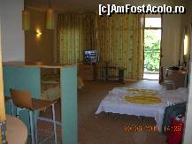 [P02] Camera tip 'studio'.
Balconul este foarte spatios si tine pe toata latimea camerei. » foto by Sorin407
 - 
<span class="allrVoted glyphicon glyphicon-heart hidden" id="av91565"></span>
<a class="m-l-10 hidden" id="sv91565" onclick="voting_Foto_DelVot(,91565,662)" role="button">șterge vot <span class="glyphicon glyphicon-remove"></span></a>
<a id="v991565" class=" c-red"  onclick="voting_Foto_SetVot(91565)" role="button"><span class="glyphicon glyphicon-heart-empty"></span> <b>LIKE</b> = Votează poza</a> <img class="hidden"  id="f91565W9" src="/imagini/loader.gif" border="0" /><span class="AjErrMes hidden" id="e91565ErM"></span>
