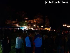 [P14] În noaptea de Înviere, mânăstirea a fost înconjurată de oameni veniţi să ia Lumină » foto by cher-cher
 - 
<span class="allrVoted glyphicon glyphicon-heart hidden" id="av528770"></span>
<a class="m-l-10 hidden" id="sv528770" onclick="voting_Foto_DelVot(,528770,679)" role="button">șterge vot <span class="glyphicon glyphicon-remove"></span></a>
<a id="v9528770" class=" c-red"  onclick="voting_Foto_SetVot(528770)" role="button"><span class="glyphicon glyphicon-heart-empty"></span> <b>LIKE</b> = Votează poza</a> <img class="hidden"  id="f528770W9" src="/imagini/loader.gif" border="0" /><span class="AjErrMes hidden" id="e528770ErM"></span>