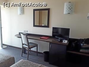 [P12] Hotel Europa Eforie Nord. O parte din mobilierul camerei.  » foto by Floria
 - 
<span class="allrVoted glyphicon glyphicon-heart hidden" id="av1070782"></span>
<a class="m-l-10 hidden" id="sv1070782" onclick="voting_Foto_DelVot(,1070782,731)" role="button">șterge vot <span class="glyphicon glyphicon-remove"></span></a>
<a id="v91070782" class=" c-red"  onclick="voting_Foto_SetVot(1070782)" role="button"><span class="glyphicon glyphicon-heart-empty"></span> <b>LIKE</b> = Votează poza</a> <img class="hidden"  id="f1070782W9" src="/imagini/loader.gif" border="0" /><span class="AjErrMes hidden" id="e1070782ErM"></span>