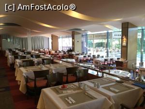 [P35] Hotel Europa - Sala de mese » foto by mishu
 - 
<span class="allrVoted glyphicon glyphicon-heart hidden" id="av867350"></span>
<a class="m-l-10 hidden" id="sv867350" onclick="voting_Foto_DelVot(,867350,731)" role="button">șterge vot <span class="glyphicon glyphicon-remove"></span></a>
<a id="v9867350" class=" c-red"  onclick="voting_Foto_SetVot(867350)" role="button"><span class="glyphicon glyphicon-heart-empty"></span> <b>LIKE</b> = Votează poza</a> <img class="hidden"  id="f867350W9" src="/imagini/loader.gif" border="0" /><span class="AjErrMes hidden" id="e867350ErM"></span>