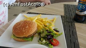 [P54] Gural Premier Belek - hamburger la Snack » foto by nicole33
 - 
<span class="allrVoted glyphicon glyphicon-heart hidden" id="av1135773"></span>
<a class="m-l-10 hidden" id="sv1135773" onclick="voting_Foto_DelVot(,1135773,74)" role="button">șterge vot <span class="glyphicon glyphicon-remove"></span></a>
<a id="v91135773" class=" c-red"  onclick="voting_Foto_SetVot(1135773)" role="button"><span class="glyphicon glyphicon-heart-empty"></span> <b>LIKE</b> = Votează poza</a> <img class="hidden"  id="f1135773W9" src="/imagini/loader.gif" border="0" /><span class="AjErrMes hidden" id="e1135773ErM"></span>