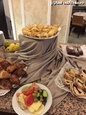 [P11] mic dejun la iaki » foto by Dan&Ema
 - 
<span class="allrVoted glyphicon glyphicon-heart hidden" id="av700004"></span>
<a class="m-l-10 hidden" id="sv700004" onclick="voting_Foto_DelVot(,700004,768)" role="button">șterge vot <span class="glyphicon glyphicon-remove"></span></a>
<a id="v9700004" class=" c-red"  onclick="voting_Foto_SetVot(700004)" role="button"><span class="glyphicon glyphicon-heart-empty"></span> <b>LIKE</b> = Votează poza</a> <img class="hidden"  id="f700004W9" src="/imagini/loader.gif" border="0" /><span class="AjErrMes hidden" id="e700004ErM"></span>