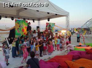 [P01] Poza de grup la finalul piesei de teatru pentru copii » foto by Alberto
 - 
<span class="allrVoted glyphicon glyphicon-heart hidden" id="av1083670"></span>
<a class="m-l-10 hidden" id="sv1083670" onclick="voting_Foto_DelVot(,1083670,769)" role="button">șterge vot <span class="glyphicon glyphicon-remove"></span></a>
<a id="v91083670" class=" c-red"  onclick="voting_Foto_SetVot(1083670)" role="button"><span class="glyphicon glyphicon-heart-empty"></span> <b>LIKE</b> = Votează poza</a> <img class="hidden"  id="f1083670W9" src="/imagini/loader.gif" border="0" /><span class="AjErrMes hidden" id="e1083670ErM"></span>