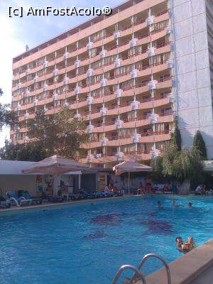 [P01] Hotelul si piscina » foto by dianamea
 - 
<span class="allrVoted glyphicon glyphicon-heart hidden" id="av1106388"></span>
<a class="m-l-10 hidden" id="sv1106388" onclick="voting_Foto_DelVot(,1106388,782)" role="button">șterge vot <span class="glyphicon glyphicon-remove"></span></a>
<a id="v91106388" class=" c-red"  onclick="voting_Foto_SetVot(1106388)" role="button"><span class="glyphicon glyphicon-heart-empty"></span> <b>LIKE</b> = Votează poza</a> <img class="hidden"  id="f1106388W9" src="/imagini/loader.gif" border="0" /><span class="AjErrMes hidden" id="e1106388ErM"></span>