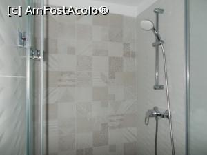 [P15] Dușul. Apă caldă cu presiune la orice oră » foto by Zoazore
 - 
<span class="allrVoted glyphicon glyphicon-heart hidden" id="av1387581"></span>
<a class="m-l-10 hidden" id="sv1387581" onclick="voting_Foto_DelVot(,1387581,793)" role="button">șterge vot <span class="glyphicon glyphicon-remove"></span></a>
<a id="v91387581" class=" c-red"  onclick="voting_Foto_SetVot(1387581)" role="button"><span class="glyphicon glyphicon-heart-empty"></span> <b>LIKE</b> = Votează poza</a> <img class="hidden"  id="f1387581W9" src="/imagini/loader.gif" border="0" /><span class="AjErrMes hidden" id="e1387581ErM"></span>