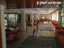 [P05] hotel neptun - holul de la receptie » foto by Andc
 - 
<span class="allrVoted glyphicon glyphicon-heart hidden" id="av130825"></span>
<a class="m-l-10 hidden" id="sv130825" onclick="voting_Foto_DelVot(,130825,819)" role="button">șterge vot <span class="glyphicon glyphicon-remove"></span></a>
<a id="v9130825" class=" c-red"  onclick="voting_Foto_SetVot(130825)" role="button"><span class="glyphicon glyphicon-heart-empty"></span> <b>LIKE</b> = Votează poza</a> <img class="hidden"  id="f130825W9" src="/imagini/loader.gif" border="0" /><span class="AjErrMes hidden" id="e130825ErM"></span>