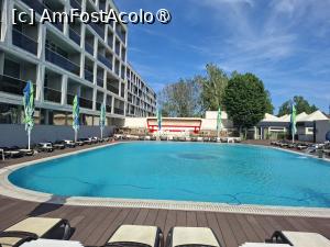 [P13] Piscina hotelul si restaurantul » foto by Teodor17
 - 
<span class="allrVoted glyphicon glyphicon-heart hidden" id="av1531783"></span>
<a class="m-l-10 hidden" id="sv1531783" onclick="voting_Foto_DelVot(,1531783,820)" role="button">șterge vot <span class="glyphicon glyphicon-remove"></span></a>
<a id="v91531783" class=" c-red"  onclick="voting_Foto_SetVot(1531783)" role="button"><span class="glyphicon glyphicon-heart-empty"></span> <b>LIKE</b> = Votează poza</a> <img class="hidden"  id="f1531783W9" src="/imagini/loader.gif" border="0" /><span class="AjErrMes hidden" id="e1531783ErM"></span>