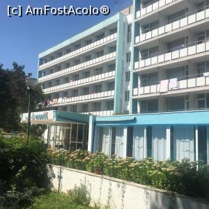 [P02] Hotel Miorița, corpul spre Recepție » foto by Yersinia Pestis
 - 
<span class="allrVoted glyphicon glyphicon-heart hidden" id="av1246864"></span>
<a class="m-l-10 hidden" id="sv1246864" onclick="voting_Foto_DelVot(,1246864,828)" role="button">șterge vot <span class="glyphicon glyphicon-remove"></span></a>
<a id="v91246864" class=" c-red"  onclick="voting_Foto_SetVot(1246864)" role="button"><span class="glyphicon glyphicon-heart-empty"></span> <b>LIKE</b> = Votează poza</a> <img class="hidden"  id="f1246864W9" src="/imagini/loader.gif" border="0" /><span class="AjErrMes hidden" id="e1246864ErM"></span>
