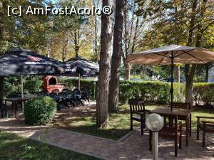 [P16] În fața hotelului era amenajată o grădină de vară. » foto by Floryn81
 - 
<span class="allrVoted glyphicon glyphicon-heart hidden" id="av1189090"></span>
<a class="m-l-10 hidden" id="sv1189090" onclick="voting_Foto_DelVot(,1189090,845)" role="button">șterge vot <span class="glyphicon glyphicon-remove"></span></a>
<a id="v91189090" class=" c-red"  onclick="voting_Foto_SetVot(1189090)" role="button"><span class="glyphicon glyphicon-heart-empty"></span> <b>LIKE</b> = Votează poza</a> <img class="hidden"  id="f1189090W9" src="/imagini/loader.gif" border="0" /><span class="AjErrMes hidden" id="e1189090ErM"></span>