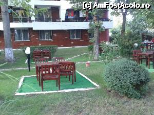 [P03] Hotel Sanda Venus - Iulie 2015. În grădina hotelului.  » foto by bogumil
 - 
<span class="allrVoted glyphicon glyphicon-heart hidden" id="av636986"></span>
<a class="m-l-10 hidden" id="sv636986" onclick="voting_Foto_DelVot(,636986,845)" role="button">șterge vot <span class="glyphicon glyphicon-remove"></span></a>
<a id="v9636986" class=" c-red"  onclick="voting_Foto_SetVot(636986)" role="button"><span class="glyphicon glyphicon-heart-empty"></span> <b>LIKE</b> = Votează poza</a> <img class="hidden"  id="f636986W9" src="/imagini/loader.gif" border="0" /><span class="AjErrMes hidden" id="e636986ErM"></span>