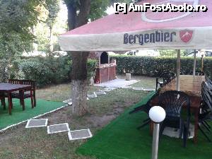[P04] Hotel Sanda Venus - Iulie 2015. În grădina hotelului.  » foto by bogumil
 - 
<span class="allrVoted glyphicon glyphicon-heart hidden" id="av636987"></span>
<a class="m-l-10 hidden" id="sv636987" onclick="voting_Foto_DelVot(,636987,845)" role="button">șterge vot <span class="glyphicon glyphicon-remove"></span></a>
<a id="v9636987" class=" c-red"  onclick="voting_Foto_SetVot(636987)" role="button"><span class="glyphicon glyphicon-heart-empty"></span> <b>LIKE</b> = Votează poza</a> <img class="hidden"  id="f636987W9" src="/imagini/loader.gif" border="0" /><span class="AjErrMes hidden" id="e636987ErM"></span>