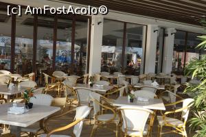 [P12] O mica parte din terasa restaurantului. Masa se poate servi si pe marginea piscinei, si pe terasa din fata scenei, si in restaurant.  » foto by ado_lex
 - 
<span class="allrVoted glyphicon glyphicon-heart hidden" id="av812108"></span>
<a class="m-l-10 hidden" id="sv812108" onclick="voting_Foto_DelVot(,812108,846)" role="button">șterge vot <span class="glyphicon glyphicon-remove"></span></a>
<a id="v9812108" class=" c-red"  onclick="voting_Foto_SetVot(812108)" role="button"><span class="glyphicon glyphicon-heart-empty"></span> <b>LIKE</b> = Votează poza</a> <img class="hidden"  id="f812108W9" src="/imagini/loader.gif" border="0" /><span class="AjErrMes hidden" id="e812108ErM"></span>