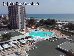 [P14] restaurantul, marea, piscina si terasa » foto by cosminp
 - 
<span class="allrVoted glyphicon glyphicon-heart hidden" id="av891100"></span>
<a class="m-l-10 hidden" id="sv891100" onclick="voting_Foto_DelVot(,891100,846)" role="button">șterge vot <span class="glyphicon glyphicon-remove"></span></a>
<a id="v9891100" class=" c-red"  onclick="voting_Foto_SetVot(891100)" role="button"><span class="glyphicon glyphicon-heart-empty"></span> <b>LIKE</b> = Votează poza</a> <img class="hidden"  id="f891100W9" src="/imagini/loader.gif" border="0" /><span class="AjErrMes hidden" id="e891100ErM"></span>