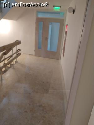 [P23] Holul si scarile la etaj,era miros groaznic de materiale de renovare » foto by Teodor17
 - 
<span class="allrVoted glyphicon glyphicon-heart hidden" id="av1499085"></span>
<a class="m-l-10 hidden" id="sv1499085" onclick="voting_Foto_DelVot(,1499085,855)" role="button">șterge vot <span class="glyphicon glyphicon-remove"></span></a>
<a id="v91499085" class=" c-red"  onclick="voting_Foto_SetVot(1499085)" role="button"><span class="glyphicon glyphicon-heart-empty"></span> <b>LIKE</b> = Votează poza</a> <img class="hidden"  id="f1499085W9" src="/imagini/loader.gif" border="0" /><span class="AjErrMes hidden" id="e1499085ErM"></span>