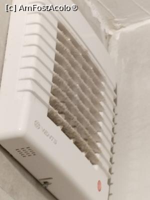 [P09] Aerisirea din baie » foto by Teodor17
 - 
<span class="allrVoted glyphicon glyphicon-heart hidden" id="av1499071"></span>
<a class="m-l-10 hidden" id="sv1499071" onclick="voting_Foto_DelVot(,1499071,855)" role="button">șterge vot <span class="glyphicon glyphicon-remove"></span></a>
<a id="v91499071" class=" c-red"  onclick="voting_Foto_SetVot(1499071)" role="button"><span class="glyphicon glyphicon-heart-empty"></span> <b>LIKE</b> = Votează poza</a> <img class="hidden"  id="f1499071W9" src="/imagini/loader.gif" border="0" /><span class="AjErrMes hidden" id="e1499071ErM"></span>