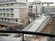 [P05] Vedere din balcon 2 - hotelul care va fi gata in septembrie si care era sursa de praf si zgomot. » foto by Gealy
 - 
<span class="allrVoted glyphicon glyphicon-heart hidden" id="av212087"></span>
<a class="m-l-10 hidden" id="sv212087" onclick="voting_Foto_DelVot(,212087,880)" role="button">șterge vot <span class="glyphicon glyphicon-remove"></span></a>
<a id="v9212087" class=" c-red"  onclick="voting_Foto_SetVot(212087)" role="button"><span class="glyphicon glyphicon-heart-empty"></span> <b>LIKE</b> = Votează poza</a> <img class="hidden"  id="f212087W9" src="/imagini/loader.gif" border="0" /><span class="AjErrMes hidden" id="e212087ErM"></span>