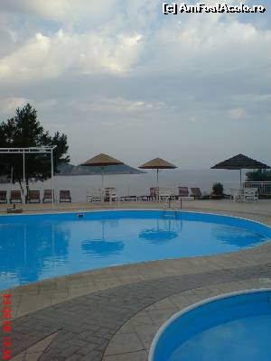 [P05] Piscina hotelului Akrotiri.  » foto by Un Turist Roman
 - 
<span class="allrVoted glyphicon glyphicon-heart hidden" id="av523014"></span>
<a class="m-l-10 hidden" id="sv523014" onclick="voting_Foto_DelVot(,523014,929)" role="button">șterge vot <span class="glyphicon glyphicon-remove"></span></a>
<a id="v9523014" class=" c-red"  onclick="voting_Foto_SetVot(523014)" role="button"><span class="glyphicon glyphicon-heart-empty"></span> <b>LIKE</b> = Votează poza</a> <img class="hidden"  id="f523014W9" src="/imagini/loader.gif" border="0" /><span class="AjErrMes hidden" id="e523014ErM"></span>