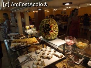 [P15] la restaurant » foto by costeldobre
 - 
<span class="allrVoted glyphicon glyphicon-heart hidden" id="av748329"></span>
<a class="m-l-10 hidden" id="sv748329" onclick="voting_Foto_DelVot(,748329,935)" role="button">șterge vot <span class="glyphicon glyphicon-remove"></span></a>
<a id="v9748329" class=" c-red"  onclick="voting_Foto_SetVot(748329)" role="button"><span class="glyphicon glyphicon-heart-empty"></span> <b>LIKE</b> = Votează poza</a> <img class="hidden"  id="f748329W9" src="/imagini/loader.gif" border="0" /><span class="AjErrMes hidden" id="e748329ErM"></span>