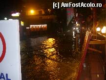 [P14] asa arata statiunea seara, dupa o ploaie torentiala, stau prost cu canalizarea » foto by muli
 - 
<span class="allrVoted glyphicon glyphicon-heart hidden" id="av236809"></span>
<a class="m-l-10 hidden" id="sv236809" onclick="voting_Foto_DelVot(,236809,947)" role="button">șterge vot <span class="glyphicon glyphicon-remove"></span></a>
<a id="v9236809" class=" c-red"  onclick="voting_Foto_SetVot(236809)" role="button"><span class="glyphicon glyphicon-heart-empty"></span> <b>LIKE</b> = Votează poza</a> <img class="hidden"  id="f236809W9" src="/imagini/loader.gif" border="0" /><span class="AjErrMes hidden" id="e236809ErM"></span>