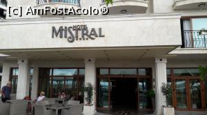 [P02] Vedere din fata-Mistral Hotel » foto by malganis
 - 
<span class="allrVoted glyphicon glyphicon-heart hidden" id="av1086856"></span>
<a class="m-l-10 hidden" id="sv1086856" onclick="voting_Foto_DelVot(,1086856,950)" role="button">șterge vot <span class="glyphicon glyphicon-remove"></span></a>
<a id="v91086856" class=" c-red"  onclick="voting_Foto_SetVot(1086856)" role="button"><span class="glyphicon glyphicon-heart-empty"></span> <b>LIKE</b> = Votează poza</a> <img class="hidden"  id="f1086856W9" src="/imagini/loader.gif" border="0" /><span class="AjErrMes hidden" id="e1086856ErM"></span>