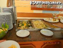 [P42] Altă demonstraţie culinară la masa de prânz » foto by cipi45*
 - 
<span class="allrVoted glyphicon glyphicon-heart hidden" id="av246211"></span>
<a class="m-l-10 hidden" id="sv246211" onclick="voting_Foto_DelVot(,246211,994)" role="button">șterge vot <span class="glyphicon glyphicon-remove"></span></a>
<a id="v9246211" class=" c-red"  onclick="voting_Foto_SetVot(246211)" role="button"><span class="glyphicon glyphicon-heart-empty"></span> <b>LIKE</b> = Votează poza</a> <img class="hidden"  id="f246211W9" src="/imagini/loader.gif" border="0" /><span class="AjErrMes hidden" id="e246211ErM"></span>