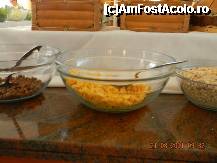 [P50] Bufetul cu cereale şi musli. Poza este făcută aproape de ora finală a micului dejun, iar bolurile sunt de obicei pline. » foto by cipi45*
 - 
<span class="allrVoted glyphicon glyphicon-heart hidden" id="av246243"></span>
<a class="m-l-10 hidden" id="sv246243" onclick="voting_Foto_DelVot(,246243,994)" role="button">șterge vot <span class="glyphicon glyphicon-remove"></span></a>
<a id="v9246243" class=" c-red"  onclick="voting_Foto_SetVot(246243)" role="button"><span class="glyphicon glyphicon-heart-empty"></span> <b>LIKE</b> = Votează poza</a> <img class="hidden"  id="f246243W9" src="/imagini/loader.gif" border="0" /><span class="AjErrMes hidden" id="e246243ErM"></span>