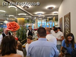 [P11] Coada de la intrarea in restaurant la Gala Dinner,lumea nu este lasata inauntru pentru ca nu sunt locuri » foto by crdkrp
 - 
<span class="allrVoted glyphicon glyphicon-heart hidden" id="av1320128"></span>
<a class="m-l-10 hidden" id="sv1320128" onclick="voting_Foto_DelVot(,1320128,1003)" role="button">șterge vot <span class="glyphicon glyphicon-remove"></span></a>
<a id="v91320128" class=" c-red"  onclick="voting_Foto_SetVot(1320128)" role="button"><span class="glyphicon glyphicon-heart-empty"></span> <b>LIKE</b> = Votează poza</a> <img class="hidden"  id="f1320128W9" src="/imagini/loader.gif" border="0" /><span class="AjErrMes hidden" id="e1320128ErM"></span>