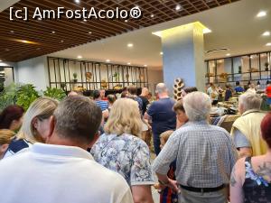 [P05] Coada in restaurant pentru ati lua mancare » foto by crdkrp
 - 
<span class="allrVoted glyphicon glyphicon-heart hidden" id="av1320122"></span>
<a class="m-l-10 hidden" id="sv1320122" onclick="voting_Foto_DelVot(,1320122,1003)" role="button">șterge vot <span class="glyphicon glyphicon-remove"></span></a>
<a id="v91320122" class=" c-red"  onclick="voting_Foto_SetVot(1320122)" role="button"><span class="glyphicon glyphicon-heart-empty"></span> <b>LIKE</b> = Votează poza</a> <img class="hidden"  id="f1320122W9" src="/imagini/loader.gif" border="0" /><span class="AjErrMes hidden" id="e1320122ErM"></span>