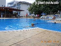 [P01] la piscina » foto by src 44
 - 
<span class="allrVoted glyphicon glyphicon-heart hidden" id="av232213"></span>
<a class="m-l-10 hidden" id="sv232213" onclick="voting_Foto_DelVot(,232213,1026)" role="button">șterge vot <span class="glyphicon glyphicon-remove"></span></a>
<a id="v9232213" class=" c-red"  onclick="voting_Foto_SetVot(232213)" role="button"><span class="glyphicon glyphicon-heart-empty"></span> <b>LIKE</b> = Votează poza</a> <img class="hidden"  id="f232213W9" src="/imagini/loader.gif" border="0" /><span class="AjErrMes hidden" id="e232213ErM"></span>