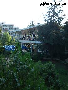 [P04] Vedere din balcon inspre terasa restaurantului si amfiteatru. » foto by fababei
 - 
<span class="allrVoted glyphicon glyphicon-heart hidden" id="av247046"></span>
<a class="m-l-10 hidden" id="sv247046" onclick="voting_Foto_DelVot(,247046,1042)" role="button">șterge vot <span class="glyphicon glyphicon-remove"></span></a>
<a id="v9247046" class=" c-red"  onclick="voting_Foto_SetVot(247046)" role="button"><span class="glyphicon glyphicon-heart-empty"></span> <b>LIKE</b> = Votează poza</a> <img class="hidden"  id="f247046W9" src="/imagini/loader.gif" border="0" /><span class="AjErrMes hidden" id="e247046ErM"></span>
