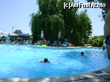 [P09] piscina mare unde dupa-masa era foarte bine ca era umbra » foto by allyy
 - 
<span class="allrVoted glyphicon glyphicon-heart hidden" id="av213651"></span>
<a class="m-l-10 hidden" id="sv213651" onclick="voting_Foto_DelVot(,213651,1042)" role="button">șterge vot <span class="glyphicon glyphicon-remove"></span></a>
<a id="v9213651" class=" c-red"  onclick="voting_Foto_SetVot(213651)" role="button"><span class="glyphicon glyphicon-heart-empty"></span> <b>LIKE</b> = Votează poza</a> <img class="hidden"  id="f213651W9" src="/imagini/loader.gif" border="0" /><span class="AjErrMes hidden" id="e213651ErM"></span>