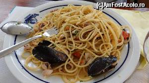 [P48] Bistro Neptun - Spagetti cu fructe de mare (65 kuna)  » foto by Camelia19
 - 
<span class="allrVoted glyphicon glyphicon-heart hidden" id="av667423"></span>
<a class="m-l-10 hidden" id="sv667423" onclick="voting_Foto_DelVot(,667423,1056)" role="button">șterge vot <span class="glyphicon glyphicon-remove"></span></a>
<a id="v9667423" class=" c-red"  onclick="voting_Foto_SetVot(667423)" role="button"><span class="glyphicon glyphicon-heart-empty"></span> <b>LIKE</b> = Votează poza</a> <img class="hidden"  id="f667423W9" src="/imagini/loader.gif" border="0" /><span class="AjErrMes hidden" id="e667423ErM"></span>