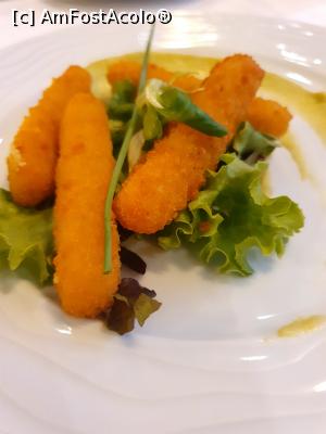 [P10] Da, este plating la all inclusive! In acest caz niste mozzarela fingers! Bune, cu gust de maiadă! » foto by turist2
 - 
<span class="allrVoted glyphicon glyphicon-heart hidden" id="av1181231"></span>
<a class="m-l-10 hidden" id="sv1181231" onclick="voting_Foto_DelVot(,1181231,1077)" role="button">șterge vot <span class="glyphicon glyphicon-remove"></span></a>
<a id="v91181231" class=" c-red"  onclick="voting_Foto_SetVot(1181231)" role="button"><span class="glyphicon glyphicon-heart-empty"></span> <b>LIKE</b> = Votează poza</a> <img class="hidden"  id="f1181231W9" src="/imagini/loader.gif" border="0" /><span class="AjErrMes hidden" id="e1181231ErM"></span>
