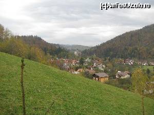 [P37] Vedere spre Castelul Bran - de pe terasa restaurantului » foto by bullterier
 - 
<span class="allrVoted glyphicon glyphicon-heart hidden" id="av572016"></span>
<a class="m-l-10 hidden" id="sv572016" onclick="voting_Foto_DelVot(,572016,1079)" role="button">șterge vot <span class="glyphicon glyphicon-remove"></span></a>
<a id="v9572016" class=" c-red"  onclick="voting_Foto_SetVot(572016)" role="button"><span class="glyphicon glyphicon-heart-empty"></span> <b>LIKE</b> = Votează poza</a> <img class="hidden"  id="f572016W9" src="/imagini/loader.gif" border="0" /><span class="AjErrMes hidden" id="e572016ErM"></span>