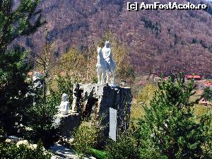 [P05] Parcul cu statui » foto by Emmmm01
 - 
<span class="allrVoted glyphicon glyphicon-heart hidden" id="av614138"></span>
<a class="m-l-10 hidden" id="sv614138" onclick="voting_Foto_DelVot(,614138,1079)" role="button">șterge vot <span class="glyphicon glyphicon-remove"></span></a>
<a id="v9614138" class=" c-red"  onclick="voting_Foto_SetVot(614138)" role="button"><span class="glyphicon glyphicon-heart-empty"></span> <b>LIKE</b> = Votează poza</a> <img class="hidden"  id="f614138W9" src="/imagini/loader.gif" border="0" /><span class="AjErrMes hidden" id="e614138ErM"></span>