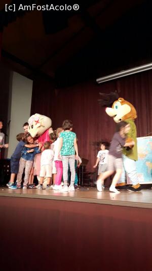 [P04] Teatru Pt copii cu mascotele de la Vila Bran » foto by Ralucanita
 - 
<span class="allrVoted glyphicon glyphicon-heart hidden" id="av781947"></span>
<a class="m-l-10 hidden" id="sv781947" onclick="voting_Foto_DelVot(,781947,1079)" role="button">șterge vot <span class="glyphicon glyphicon-remove"></span></a>
<a id="v9781947" class=" c-red"  onclick="voting_Foto_SetVot(781947)" role="button"><span class="glyphicon glyphicon-heart-empty"></span> <b>LIKE</b> = Votează poza</a> <img class="hidden"  id="f781947W9" src="/imagini/loader.gif" border="0" /><span class="AjErrMes hidden" id="e781947ErM"></span>