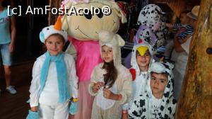 [P01] Mascotele fac deliciul copiilor :)  » foto by Oana TM
 - 
<span class="allrVoted glyphicon glyphicon-heart hidden" id="av800247"></span>
<a class="m-l-10 hidden" id="sv800247" onclick="voting_Foto_DelVot(,800247,1079)" role="button">șterge vot <span class="glyphicon glyphicon-remove"></span></a>
<a id="v9800247" class=" c-red"  onclick="voting_Foto_SetVot(800247)" role="button"><span class="glyphicon glyphicon-heart-empty"></span> <b>LIKE</b> = Votează poza</a> <img class="hidden"  id="f800247W9" src="/imagini/loader.gif" border="0" /><span class="AjErrMes hidden" id="e800247ErM"></span>