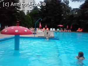 [P19] piscina pt copii iar in drepata pt adulti » foto by alex_iasi
 - 
<span class="allrVoted glyphicon glyphicon-heart hidden" id="av766227"></span>
<a class="m-l-10 hidden" id="sv766227" onclick="voting_Foto_DelVot(,766227,1091)" role="button">șterge vot <span class="glyphicon glyphicon-remove"></span></a>
<a id="v9766227" class=" c-red"  onclick="voting_Foto_SetVot(766227)" role="button"><span class="glyphicon glyphicon-heart-empty"></span> <b>LIKE</b> = Votează poza</a> <img class="hidden"  id="f766227W9" src="/imagini/loader.gif" border="0" /><span class="AjErrMes hidden" id="e766227ErM"></span>