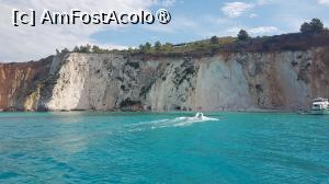 [P39] White Rocks, Kefalonia » foto by vlado2
 - 
<span class="allrVoted glyphicon glyphicon-heart hidden" id="av1519186"></span>
<a class="m-l-10 hidden" id="sv1519186" onclick="voting_Foto_DelVot(,1519186,1121)" role="button">șterge vot <span class="glyphicon glyphicon-remove"></span></a>
<a id="v91519186" class=" c-red"  onclick="voting_Foto_SetVot(1519186)" role="button"><span class="glyphicon glyphicon-heart-empty"></span> <b>LIKE</b> = Votează poza</a> <img class="hidden"  id="f1519186W9" src="/imagini/loader.gif" border="0" /><span class="AjErrMes hidden" id="e1519186ErM"></span>