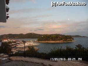 [P06] vedere asupra portului vechi si pe fundal peninsula Bourtzi luata din partea opusa a orasului Skiathos » foto by amero
 - 
<span class="allrVoted glyphicon glyphicon-heart hidden" id="av472128"></span>
<a class="m-l-10 hidden" id="sv472128" onclick="voting_Foto_DelVot(,472128,1166)" role="button">șterge vot <span class="glyphicon glyphicon-remove"></span></a>
<a id="v9472128" class=" c-red"  onclick="voting_Foto_SetVot(472128)" role="button"><span class="glyphicon glyphicon-heart-empty"></span> <b>LIKE</b> = Votează poza</a> <img class="hidden"  id="f472128W9" src="/imagini/loader.gif" border="0" /><span class="AjErrMes hidden" id="e472128ErM"></span>