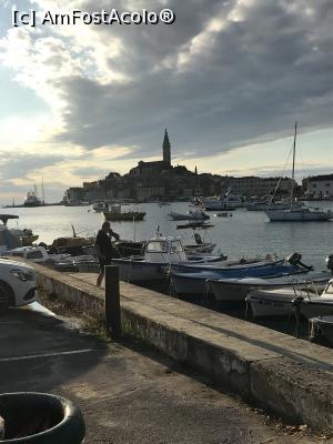 [P02] Turnul bisericii împungea norii<p> Aici e o parte din portul Rovinj care se intindea până după mușuroi, portul era imens » foto by krisstinna
 - 
<span class="allrVoted glyphicon glyphicon-heart hidden" id="av1037320"></span>
<a class="m-l-10 hidden" id="sv1037320" onclick="voting_Foto_DelVot(,1037320,1168)" role="button">șterge vot <span class="glyphicon glyphicon-remove"></span></a>
<a id="v91037320" class=" c-red"  onclick="voting_Foto_SetVot(1037320)" role="button"><span class="glyphicon glyphicon-heart-empty"></span> <b>LIKE</b> = Votează poza</a> <img class="hidden"  id="f1037320W9" src="/imagini/loader.gif" border="0" /><span class="AjErrMes hidden" id="e1037320ErM"></span>