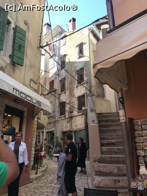 [P28] Rovinj, întortocheatele străduțe » foto by krisstinna
 - 
<span class="allrVoted glyphicon glyphicon-heart hidden" id="av1037347"></span>
<a class="m-l-10 hidden" id="sv1037347" onclick="voting_Foto_DelVot(,1037347,1168)" role="button">șterge vot <span class="glyphicon glyphicon-remove"></span></a>
<a id="v91037347" class=" c-red"  onclick="voting_Foto_SetVot(1037347)" role="button"><span class="glyphicon glyphicon-heart-empty"></span> <b>LIKE</b> = Votează poza</a> <img class="hidden"  id="f1037347W9" src="/imagini/loader.gif" border="0" /><span class="AjErrMes hidden" id="e1037347ErM"></span>