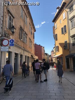 [P05] Rovinj, străduțe săbiuțe » foto by krisstinna
 - 
<span class="allrVoted glyphicon glyphicon-heart hidden" id="av1037323"></span>
<a class="m-l-10 hidden" id="sv1037323" onclick="voting_Foto_DelVot(,1037323,1168)" role="button">șterge vot <span class="glyphicon glyphicon-remove"></span></a>
<a id="v91037323" class=" c-red"  onclick="voting_Foto_SetVot(1037323)" role="button"><span class="glyphicon glyphicon-heart-empty"></span> <b>LIKE</b> = Votează poza</a> <img class="hidden"  id="f1037323W9" src="/imagini/loader.gif" border="0" /><span class="AjErrMes hidden" id="e1037323ErM"></span>