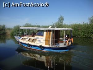 [P05] O altă ambarcațiune mică trece pe canal, în timp ce noi așteptăm să plecăm.  » foto by Floryn81
 - 
<span class="allrVoted glyphicon glyphicon-heart hidden" id="av863156"></span>
<a class="m-l-10 hidden" id="sv863156" onclick="voting_Foto_DelVot(,863156,1172)" role="button">șterge vot <span class="glyphicon glyphicon-remove"></span></a>
<a id="v9863156" class=" c-red"  onclick="voting_Foto_SetVot(863156)" role="button"><span class="glyphicon glyphicon-heart-empty"></span> <b>LIKE</b> = Votează poza</a> <img class="hidden"  id="f863156W9" src="/imagini/loader.gif" border="0" /><span class="AjErrMes hidden" id="e863156ErM"></span>