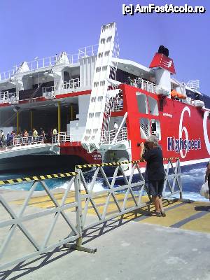 [P10] Cu acest fery am plecat din Santorini in Pireu!  » foto by octaviansz
 - 
<span class="allrVoted glyphicon glyphicon-heart hidden" id="av411511"></span>
<a class="m-l-10 hidden" id="sv411511" onclick="voting_Foto_DelVot(,411511,1177)" role="button">șterge vot <span class="glyphicon glyphicon-remove"></span></a>
<a id="v9411511" class=" c-red"  onclick="voting_Foto_SetVot(411511)" role="button"><span class="glyphicon glyphicon-heart-empty"></span> <b>LIKE</b> = Votează poza</a> <img class="hidden"  id="f411511W9" src="/imagini/loader.gif" border="0" /><span class="AjErrMes hidden" id="e411511ErM"></span>