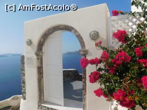 [P24] O "poartă" de hotel din Oia » foto by irinad
 - 
<span class="allrVoted glyphicon glyphicon-heart hidden" id="av1199537"></span>
<a class="m-l-10 hidden" id="sv1199537" onclick="voting_Foto_DelVot(,1199537,1177)" role="button">șterge vot <span class="glyphicon glyphicon-remove"></span></a>
<a id="v91199537" class=" c-red"  onclick="voting_Foto_SetVot(1199537)" role="button"><span class="glyphicon glyphicon-heart-empty"></span> <b>LIKE</b> = Votează poza</a> <img class="hidden"  id="f1199537W9" src="/imagini/loader.gif" border="0" /><span class="AjErrMes hidden" id="e1199537ErM"></span>