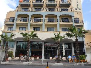 [P01] Bella Vista Hotel - Intrarea principală şi terasa exterioară.  » foto by iulianic
 - 
<span class="allrVoted glyphicon glyphicon-heart hidden" id="av566128"></span>
<a class="m-l-10 hidden" id="sv566128" onclick="voting_Foto_DelVot(,566128,1204)" role="button">șterge vot <span class="glyphicon glyphicon-remove"></span></a>
<a id="v9566128" class=" c-red"  onclick="voting_Foto_SetVot(566128)" role="button"><span class="glyphicon glyphicon-heart-empty"></span> <b>LIKE</b> = Votează poza</a> <img class="hidden"  id="f566128W9" src="/imagini/loader.gif" border="0" /><span class="AjErrMes hidden" id="e566128ErM"></span>
