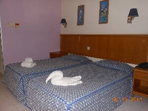 [P04] Bella Vista Hotel - Camera 522. Paturile şi lebedele.  » foto by iulianic
 - 
<span class="allrVoted glyphicon glyphicon-heart hidden" id="av566131"></span>
<a class="m-l-10 hidden" id="sv566131" onclick="voting_Foto_DelVot(,566131,1204)" role="button">șterge vot <span class="glyphicon glyphicon-remove"></span></a>
<a id="v9566131" class=" c-red"  onclick="voting_Foto_SetVot(566131)" role="button"><span class="glyphicon glyphicon-heart-empty"></span> <b>LIKE</b> = Votează poza</a> <img class="hidden"  id="f566131W9" src="/imagini/loader.gif" border="0" /><span class="AjErrMes hidden" id="e566131ErM"></span>